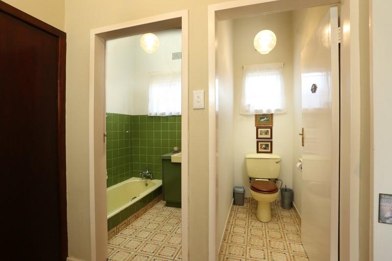 5 Bedroom Property for Sale in Mossel Bay Central Western Cape